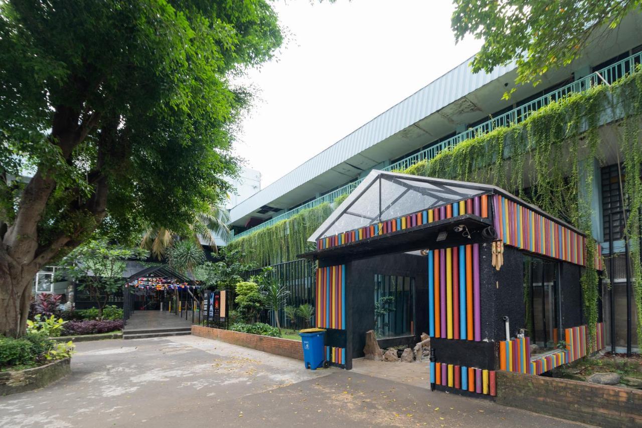 Reddoorz Plus Near Kebayoran Baru Blok S Jakarta Eksteriør billede